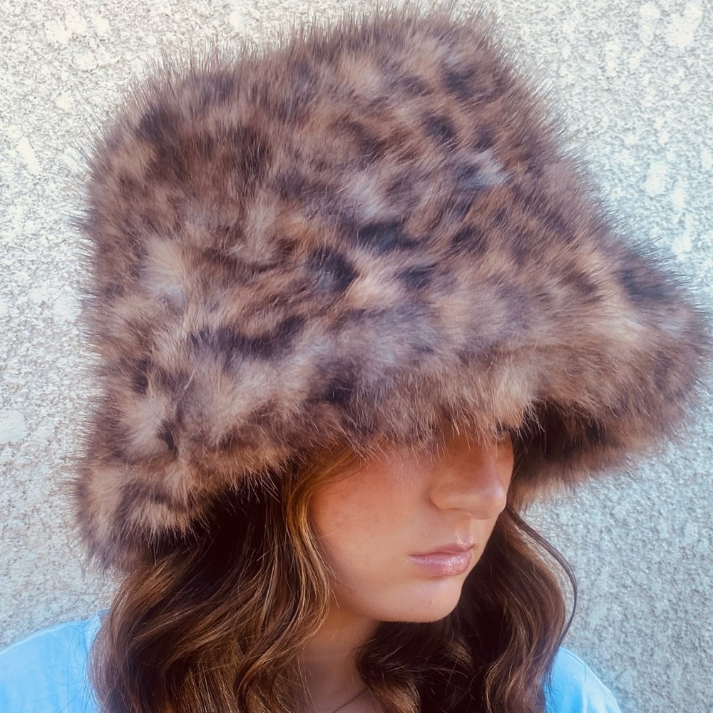 Large Leopard Print Faux Fur Bucket Hat